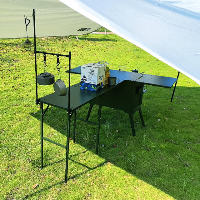 Caja para cocinar al aire libre con mesa y patas plegables